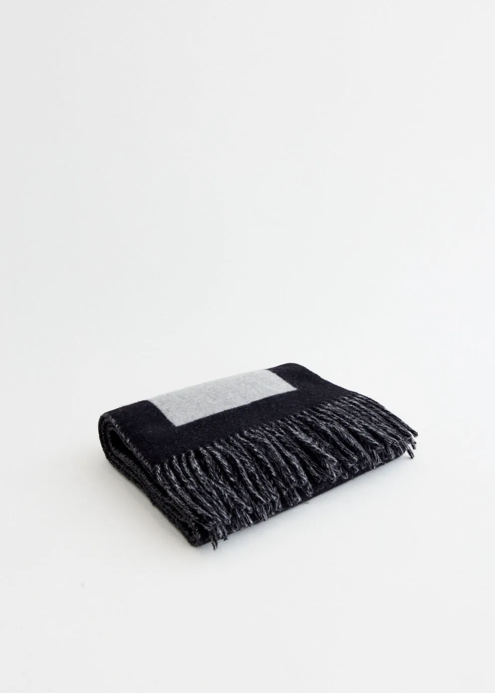 L'Echarpe Rond Carre Scarf