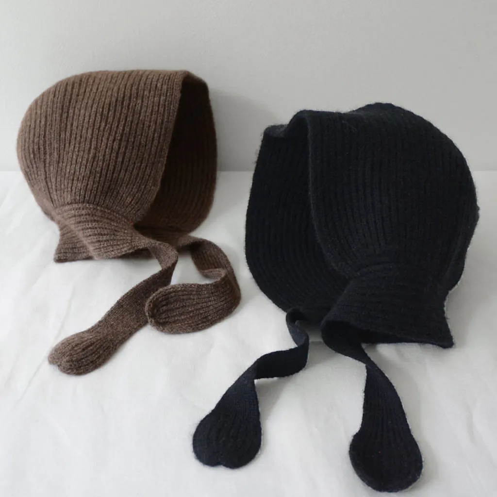Maki Woman Star Bonnet Hat Black
