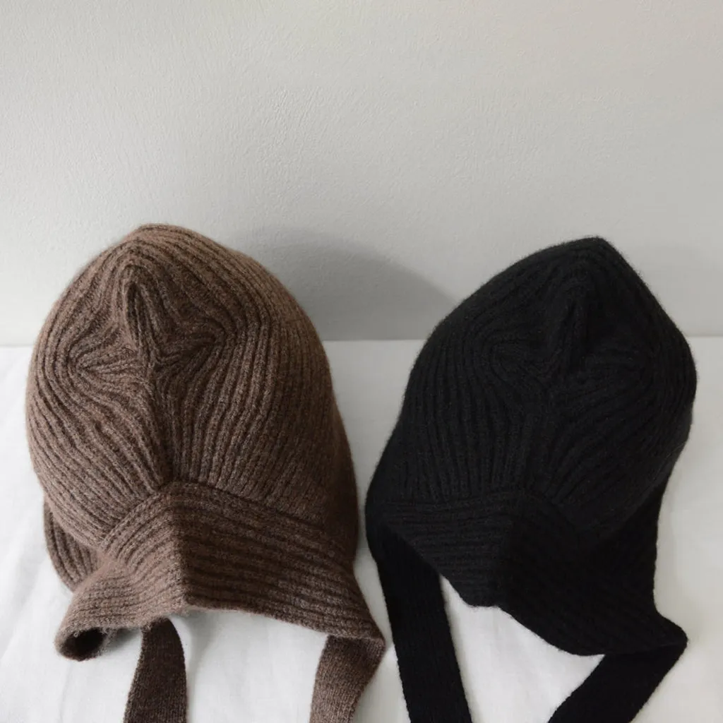Maki Woman Star Bonnet Hat Black